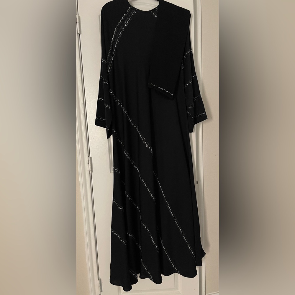 Elegant Black Maxi Abaya Size 8